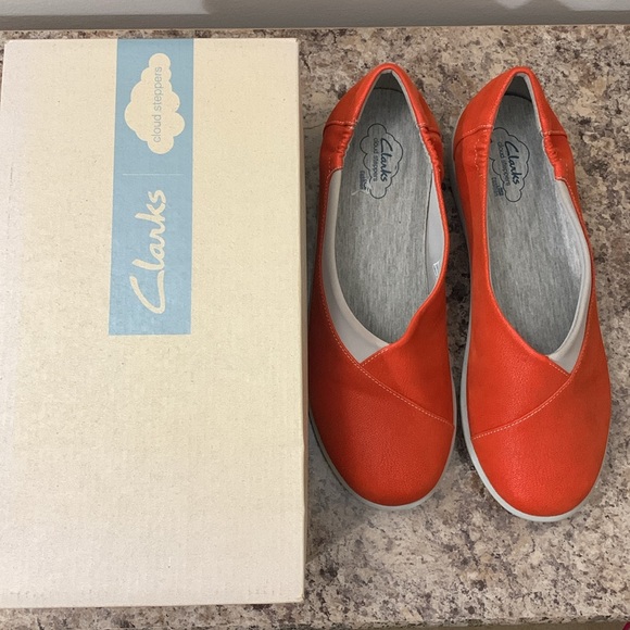 Orange Clarks Cloud Steppers Slippers - Picture 16 of 17